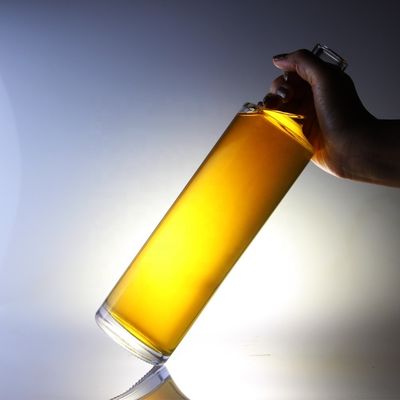 750ml 보드카 유리 병 코크와 독특한 디자인 독특한 실린더 모양