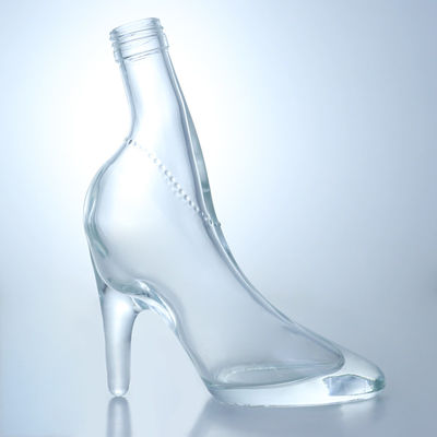유리 350ml 500ml 하이힐 신발 모양 술 위스키 보르본 보드카를 위한 빨간 와인 병