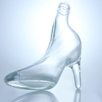 유리 350ml 500ml 하이힐 신발 모양 술 위스키 보르본 보드카를 위한 빨간 와인 병