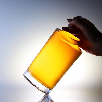 산성 에치 표면 처리 코크 캡 트위스트 모양 두꺼운 바닥 보드카 750 ml 유리 병