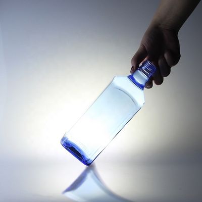 산성 에치 맞춤형 디자인 광장 750ml 푸른 색 유리 병 보드카 위스키 고유