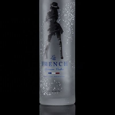 고전형 700ml 750ml 음료 포장용 얼음 접착식 보드카 유리 병