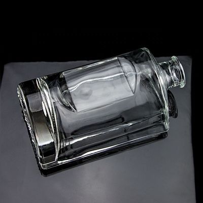 커크 캡과 투명한 둥근 마무리