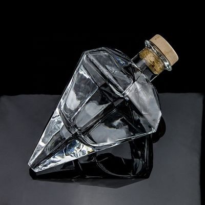 유니크 다이아몬드 모양과 맞춤 로고와 유리 위스키 병 700ml