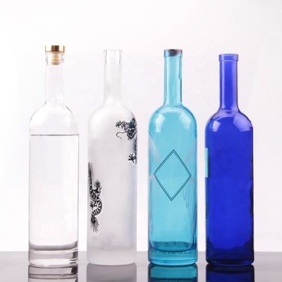 750ml 둥근 모양의 유리 보드카 병 코크 캡과 맞춤 표면 핸딩