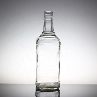 크리스탈 플린트 유리 750ml 둥근 보드카 유리 병 유리 목걸이 제조업체