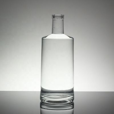 크리스탈 플린트 유리 750ml 둥근 보드카 유리 병 유리 목걸이 제조업체