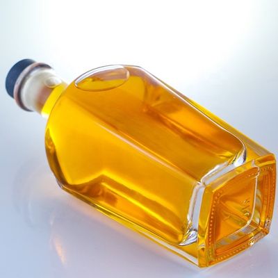 700ml 쿼드 진 병 코크 가공과 두꺼운 바닥