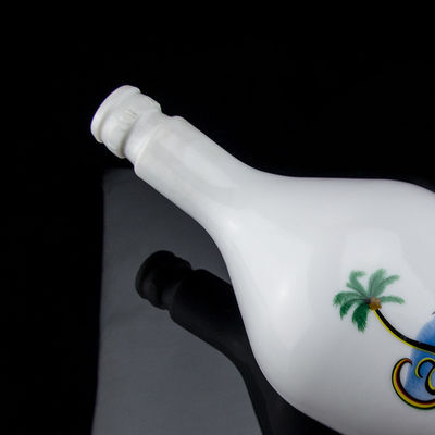 700ml Frost Surface Handling Custom 럼 유리 병 코크가 들어있어요
