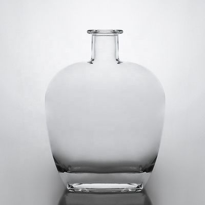 보드카 위스키 진 산업용 음료용 코크가 있는 750ml 유리 병