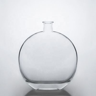 보드카 위스키 진 산업용 음료용 코크가 있는 750ml 유리 병