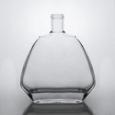 보드카 위스키 진 산업용 음료용 코크가 있는 750ml 유리 병