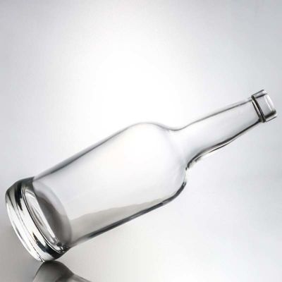 사용자 지정 로고 유리 목걸이 700ml 원형 술 병 보드카 브랜디 위스키 및 더 많은