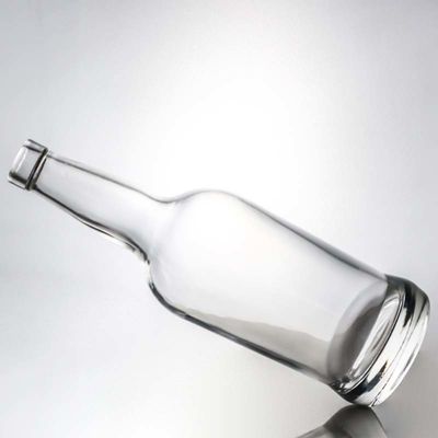 사용자 지정 로고 유리 목걸이 700ml 원형 술 병 보드카 브랜디 위스키 및 더 많은