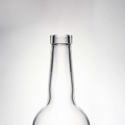 사용자 지정 로고 유리 목걸이 700ml 원형 술 병 보드카 브랜디 위스키 및 더 많은