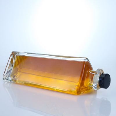 주문형 캡 슈퍼 플린트 글래스 750ml 위스키 진 럼을 위한 삼각형 음주 병