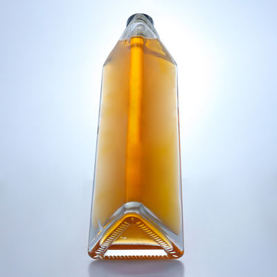주문형 캡 슈퍼 플린트 글래스 750ml 위스키 진 럼을 위한 삼각형 음주 병