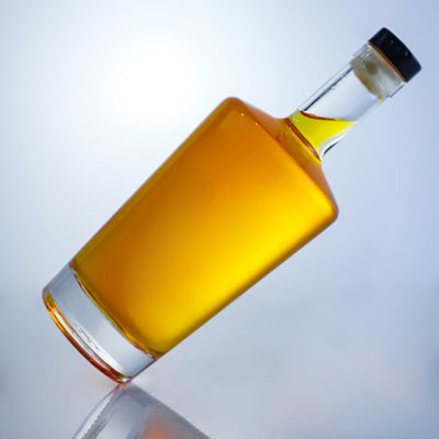 디자인 스크루 캡 유리 병 진 럼 샴페인 위스키 브랜디 750ml