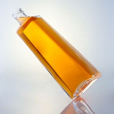 사용자 지정 로고 맑은 유리 750ml 위스키 병 코크와 정사각형 모양