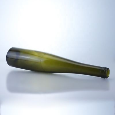 520ml/700ml 우아한 고대 녹색 유리 병 위스키 보드카 테킬라 진 럼