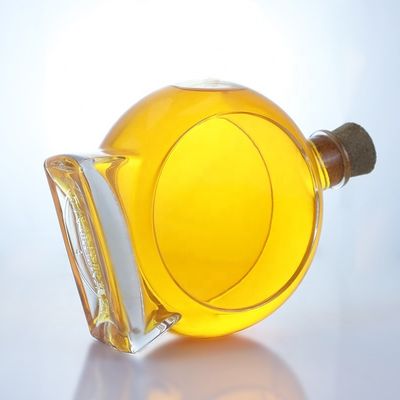 두꺼운 바닥 코크 밀폐형 빈 유리 병 진 위스키 럼 테킬라 브랜디