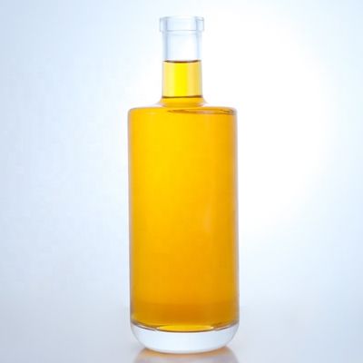 위스키, 보드카, 테킬라, 진 럼 500ml/700ml를 위한 코크가 있는 투명한 유리 술병