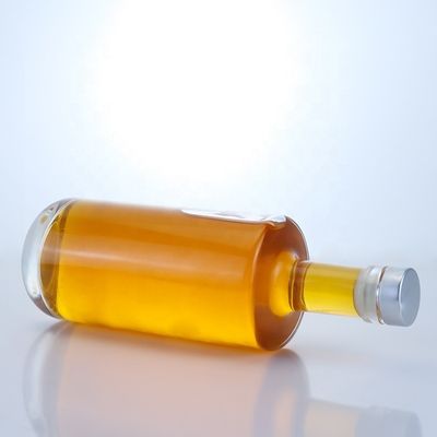 위스키, 보드카, 테킬라, 진 럼 500ml/700ml를 위한 코크가 있는 투명한 유리 술병