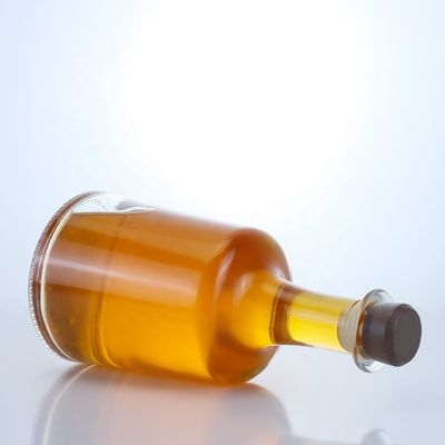 표면 처리 고온 스탬핑 보드카 진 럼 위스키를 위한 코크로 된 유리 병