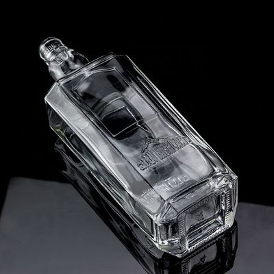 750ml 75cl 슈퍼 플린트 사각형 엠브로스 된 유리 병 스크루 캡 럼 보드카 위스키