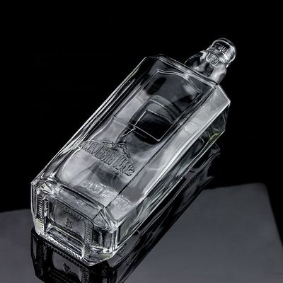 750ml 75cl 슈퍼 플린트 사각형 엠브로스 된 유리 병 스크루 캡 럼 보드카 위스키