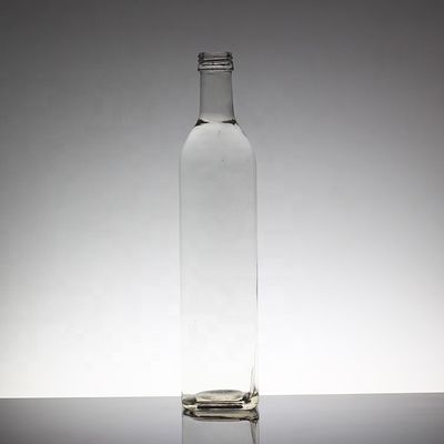1 리터 유리 병 을 코크 뚜?? 으로 새겨 술 위스키 와드카 를 사용 한다
