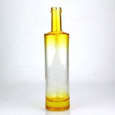 750ml 파란색 정사각형 유리 병 그라디언트 색상과 나사 캡 기능 특징