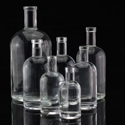 유리 기본 재료 보드카 술 유리 병 디스티렐리용 다른 크기