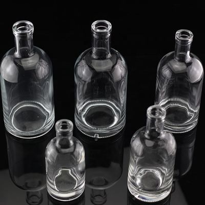 유리 기본 재료 보드카 술 유리 병 디스티렐리용 다른 크기